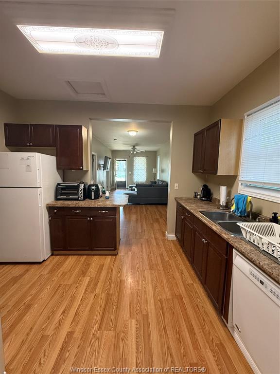 366 Bridge, Windsor, ON - Indoor Photo Showing Kitchen With Double Sink