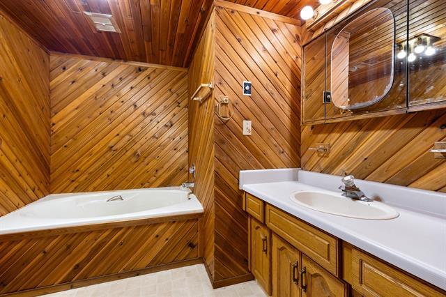 418 Netley Ave, Selkirk, MB