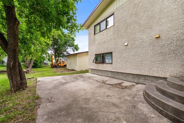418 Netley Ave, Selkirk, MB
