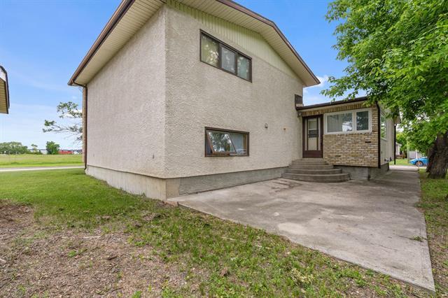 418 Netley Ave, Selkirk, MB