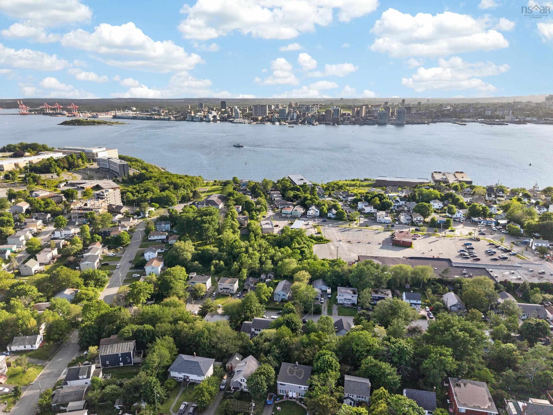 2 Randall Street, Dartmouth, NS