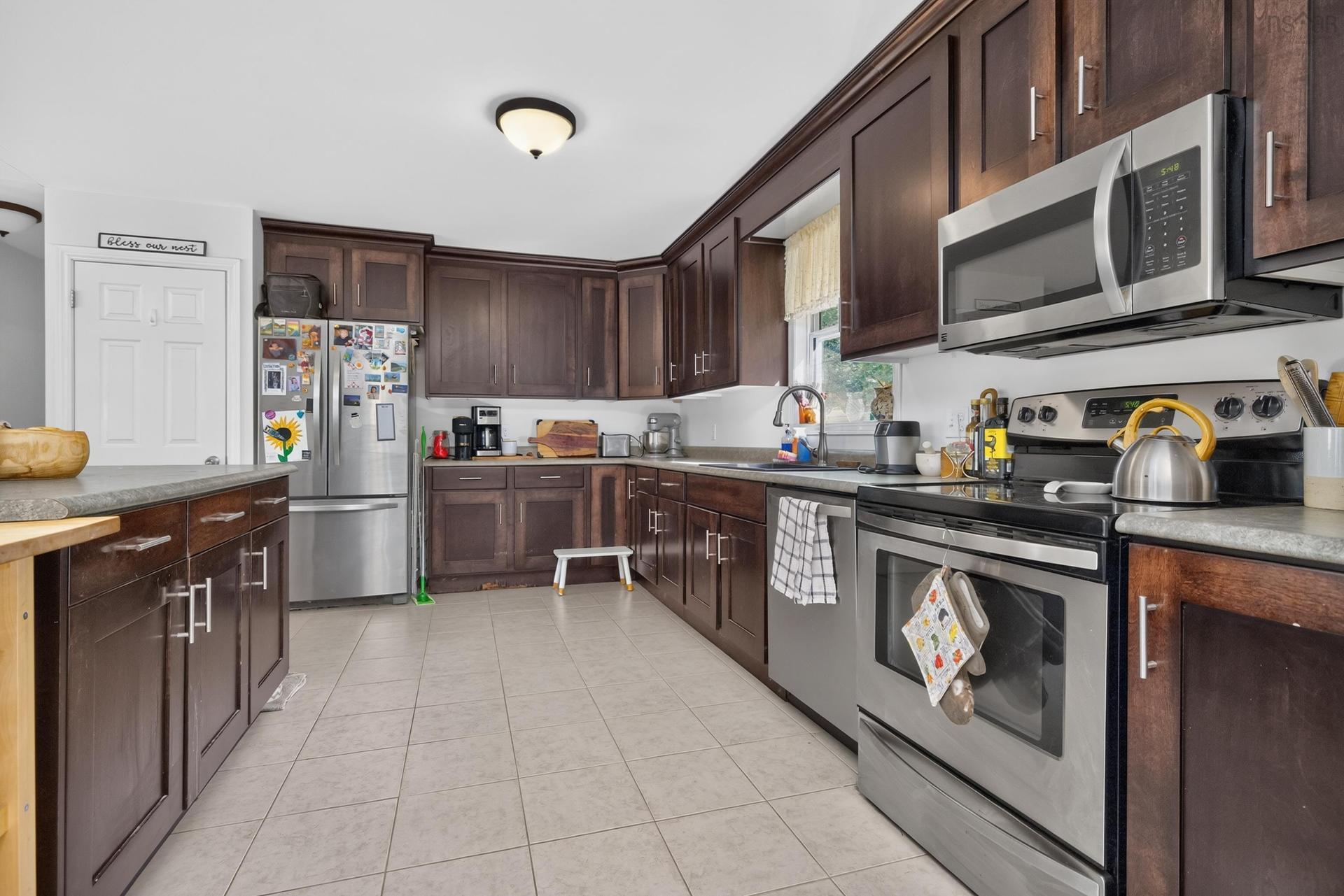 2 Randall Street, Dartmouth, NS