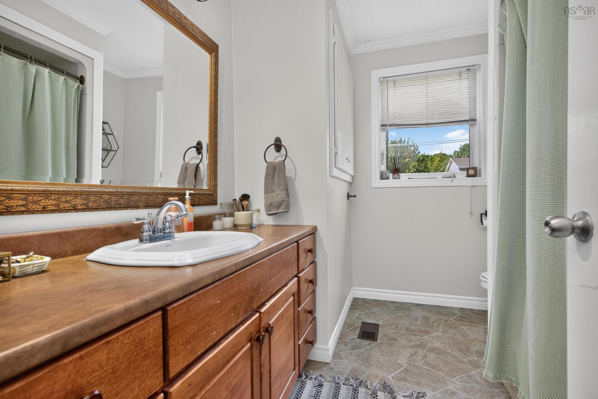 2 Randall Street, Dartmouth, NS