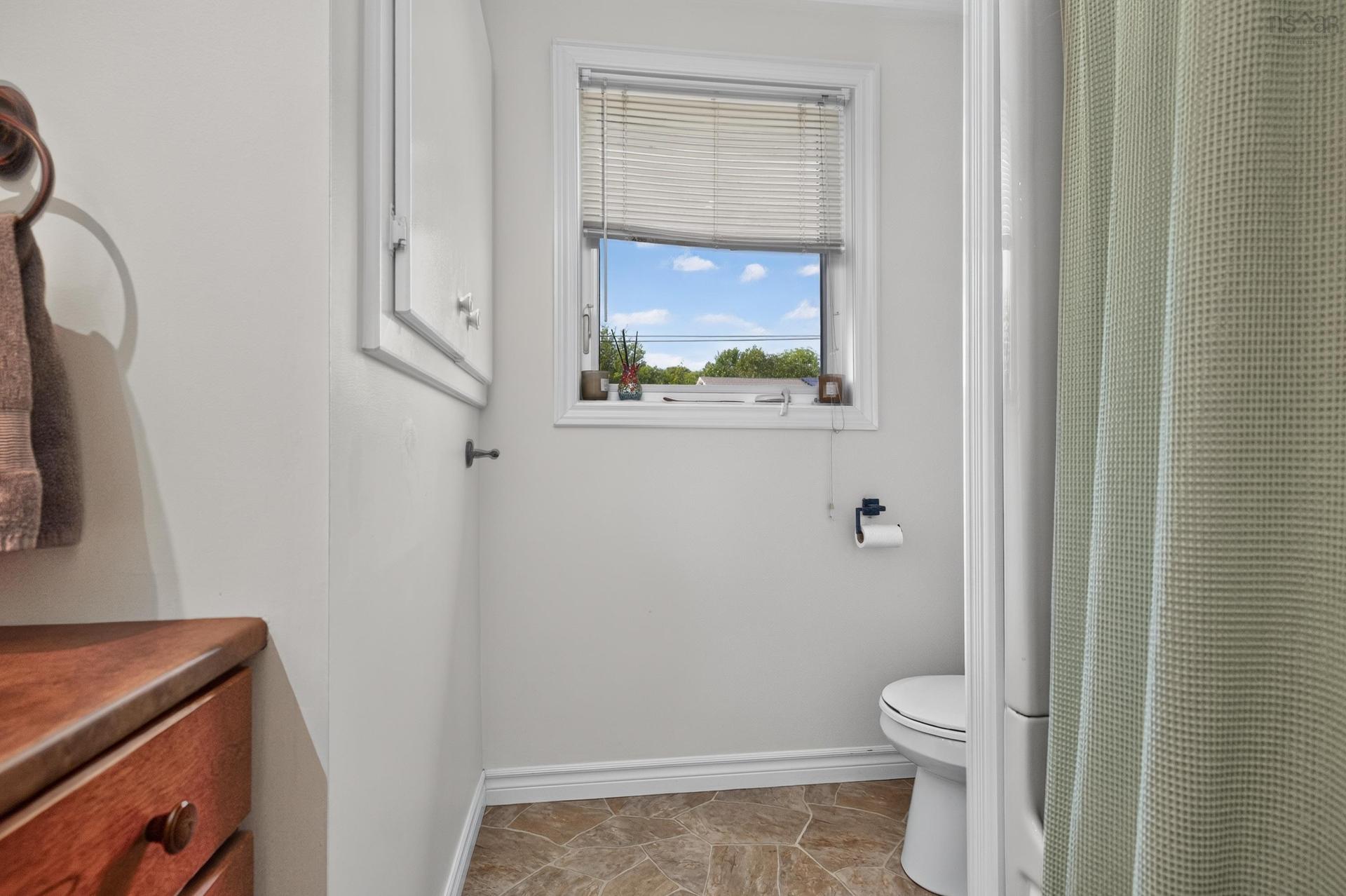 2 Randall Street, Dartmouth, NS