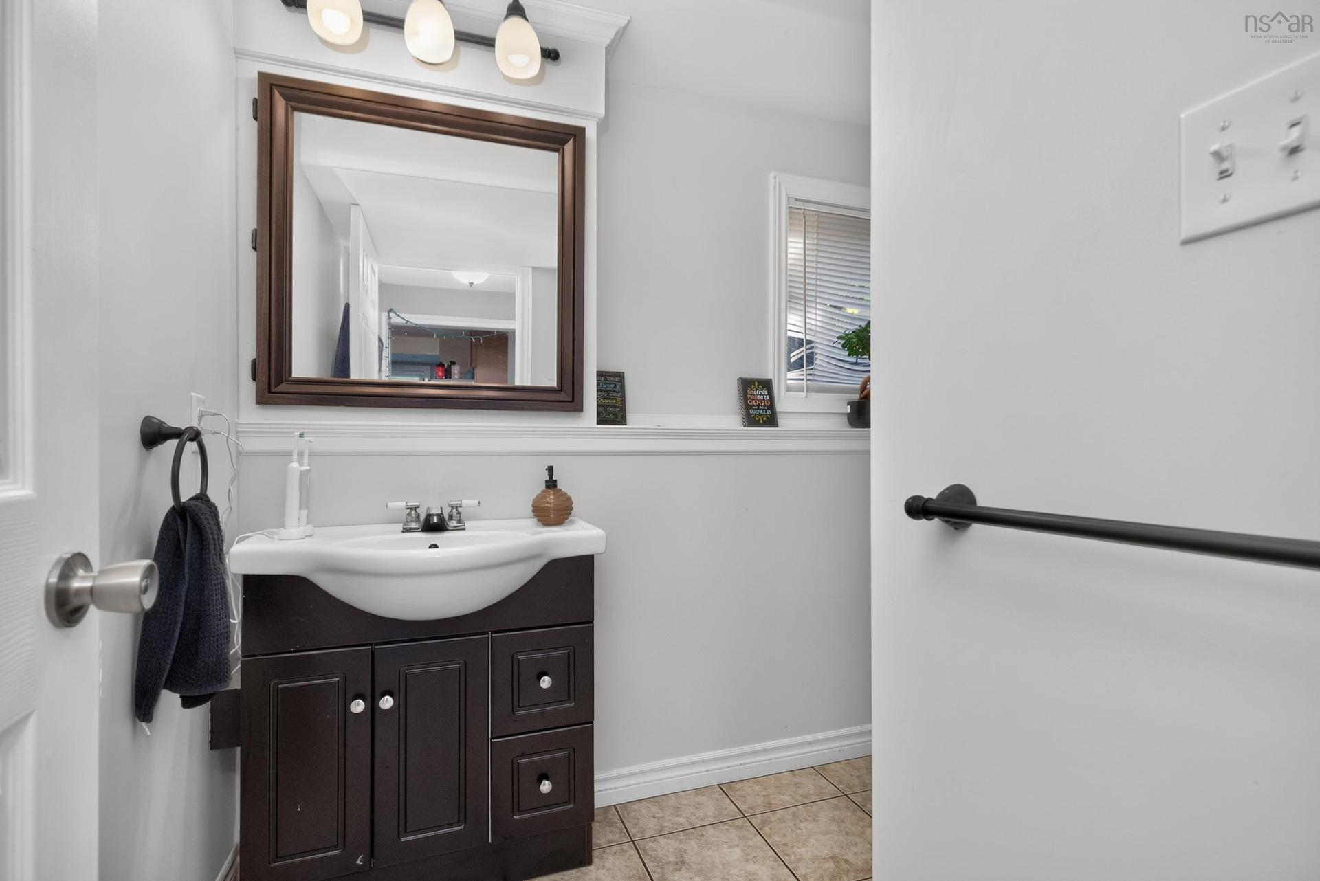 2 Randall Street, Dartmouth, NS