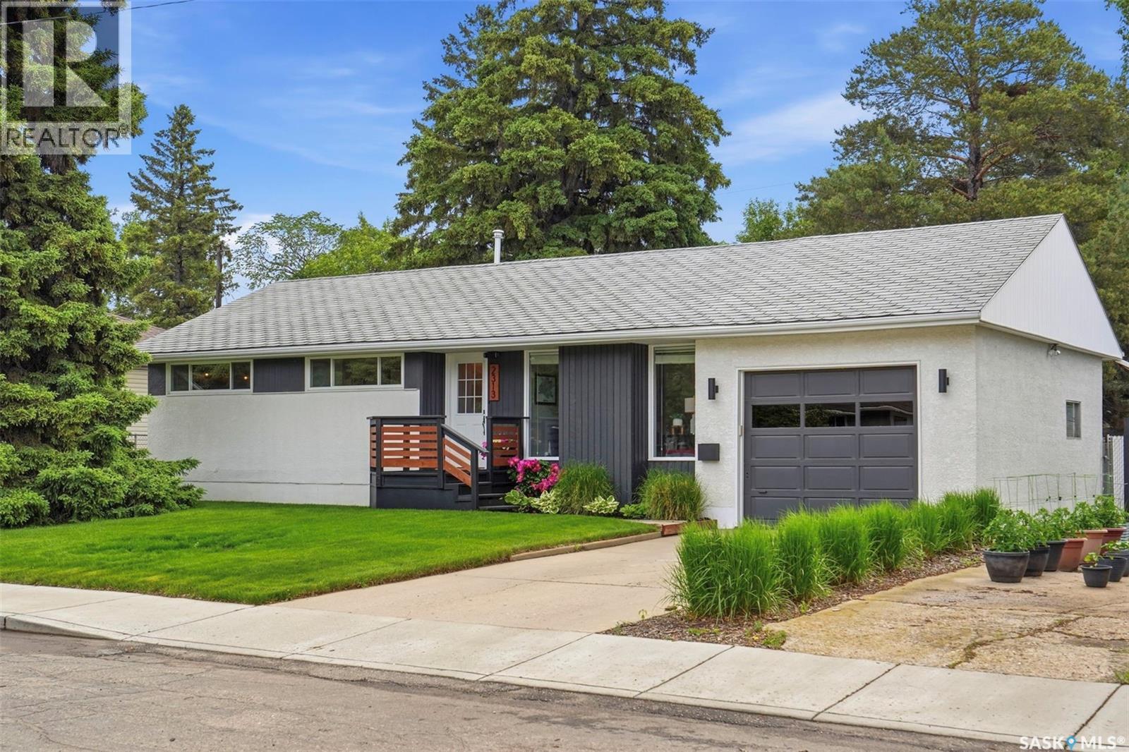 2313 Dufferin Avenue, Saskatoon, SK