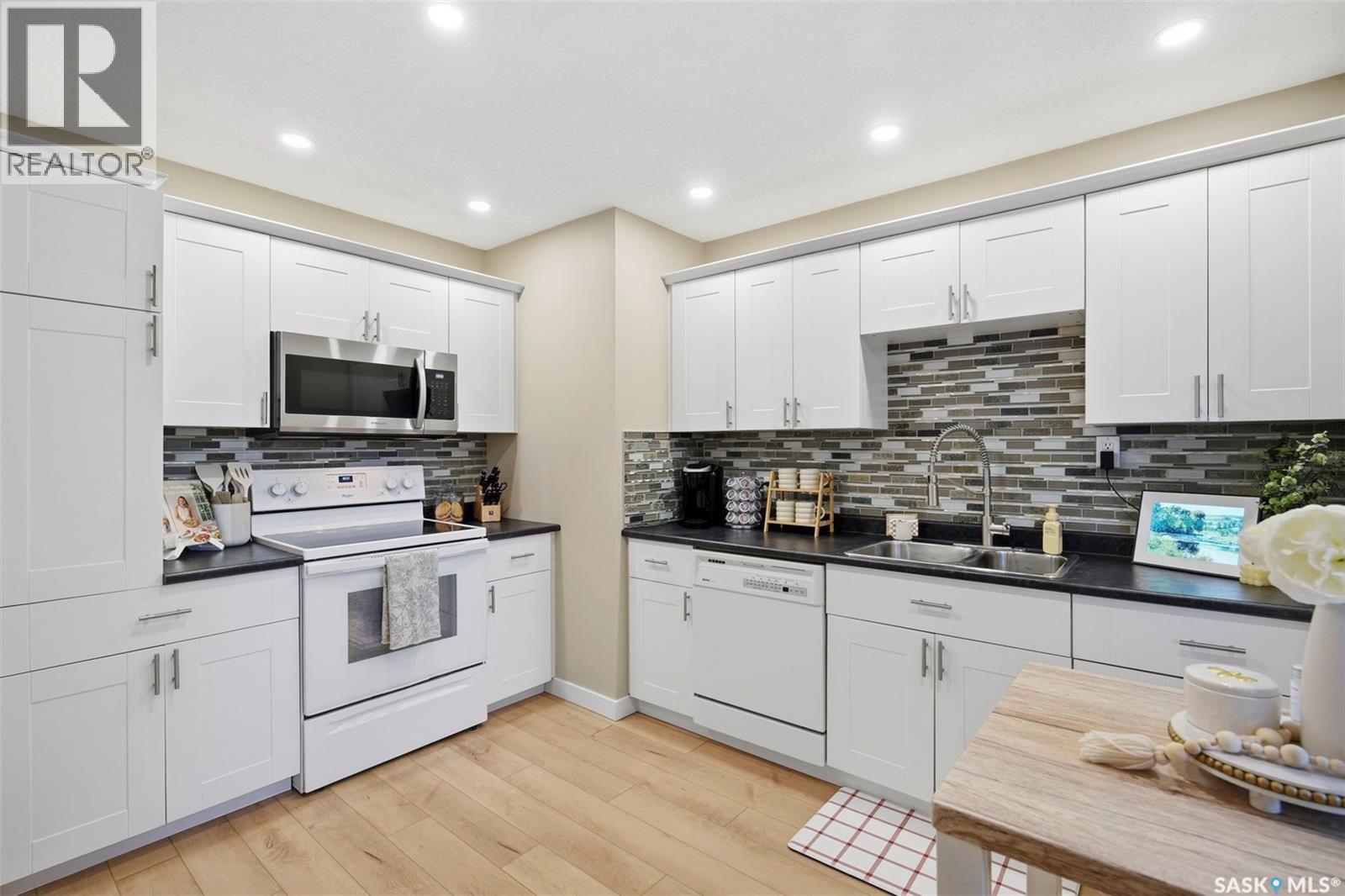 2313 Dufferin Avenue, Saskatoon, SK