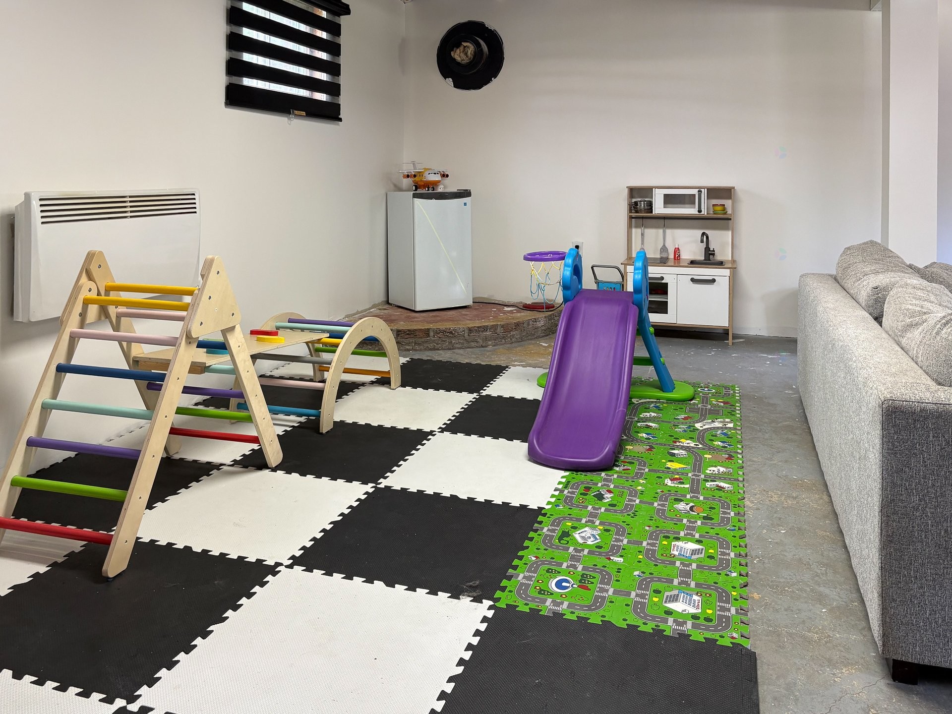 Family Room - 581 Ch. St-Benoît, Saint-Michel-Des-Saints, QC
