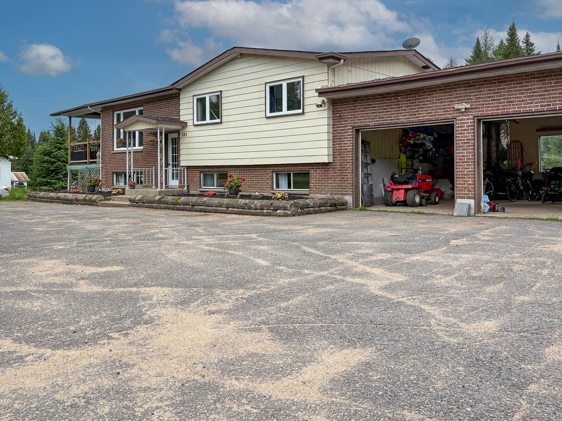 Front of Structure - 581 Ch. St-Benoît, Saint-Michel-Des-Saints, QC