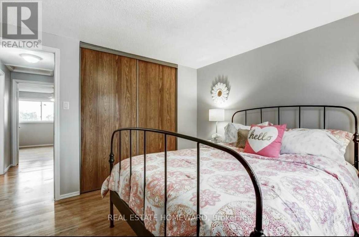 2336 Malcolm Crescent, Burlington, ON