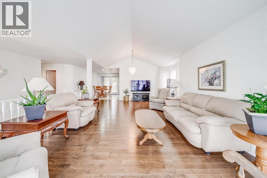 1694 Chornoby, Tecumseh, ON