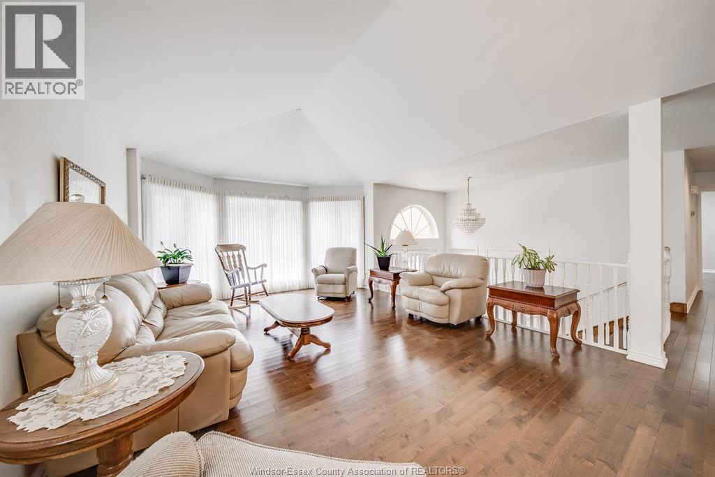 1694 Chornoby, Tecumseh, ON