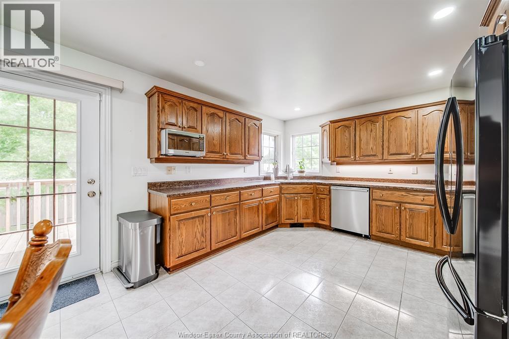 1694 Chornoby, Tecumseh, ON