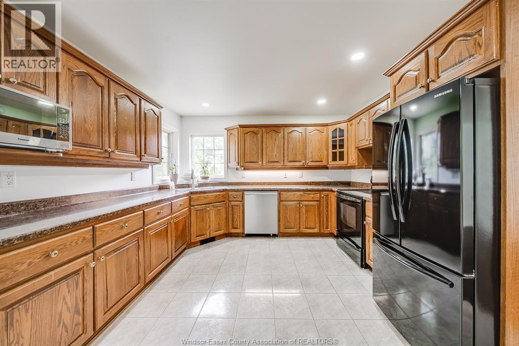1694 Chornoby, Tecumseh, ON
