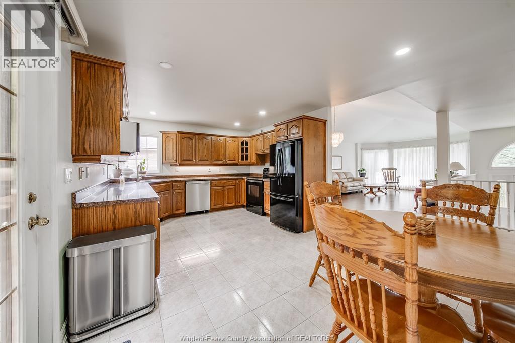 1694 Chornoby, Tecumseh, ON