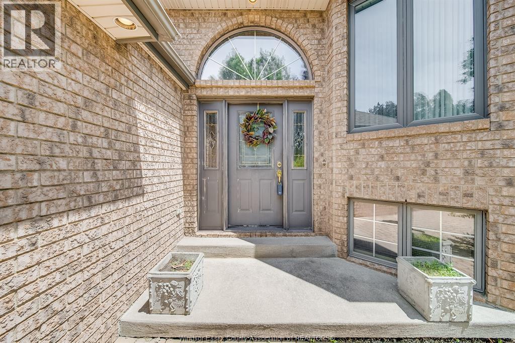 1694 Chornoby, Tecumseh, ON