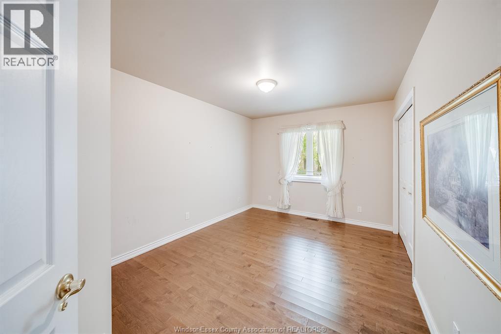 1694 Chornoby, Tecumseh, ON