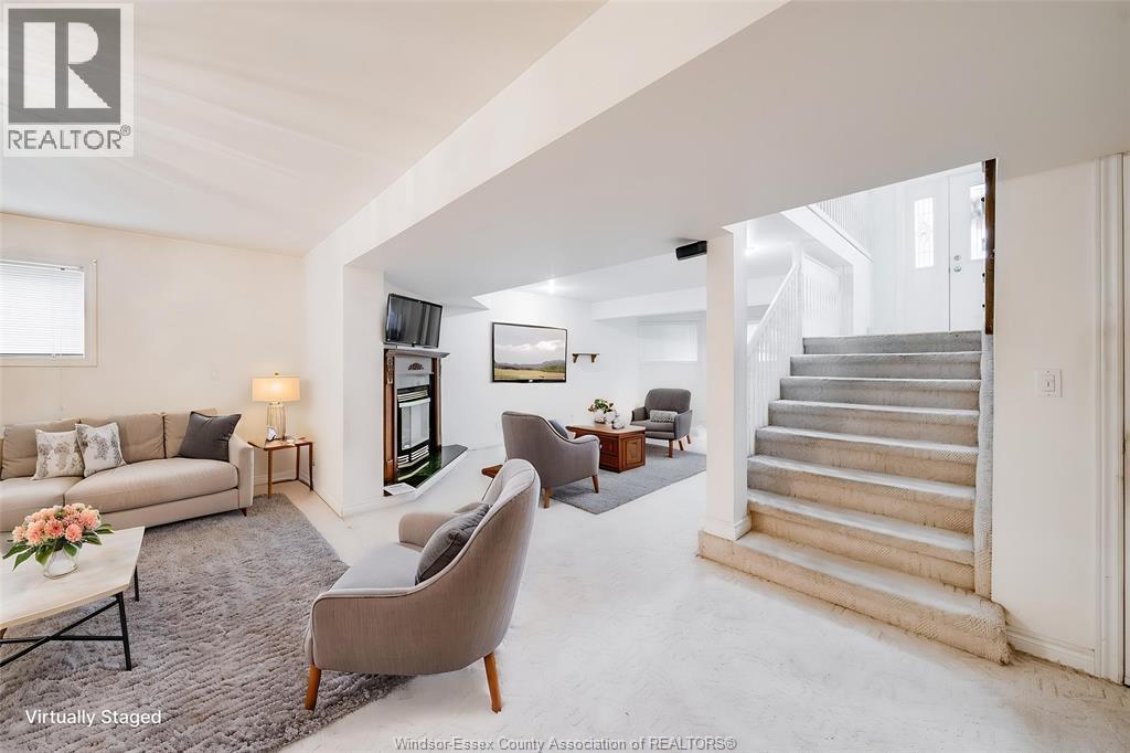 1694 Chornoby, Tecumseh, ON