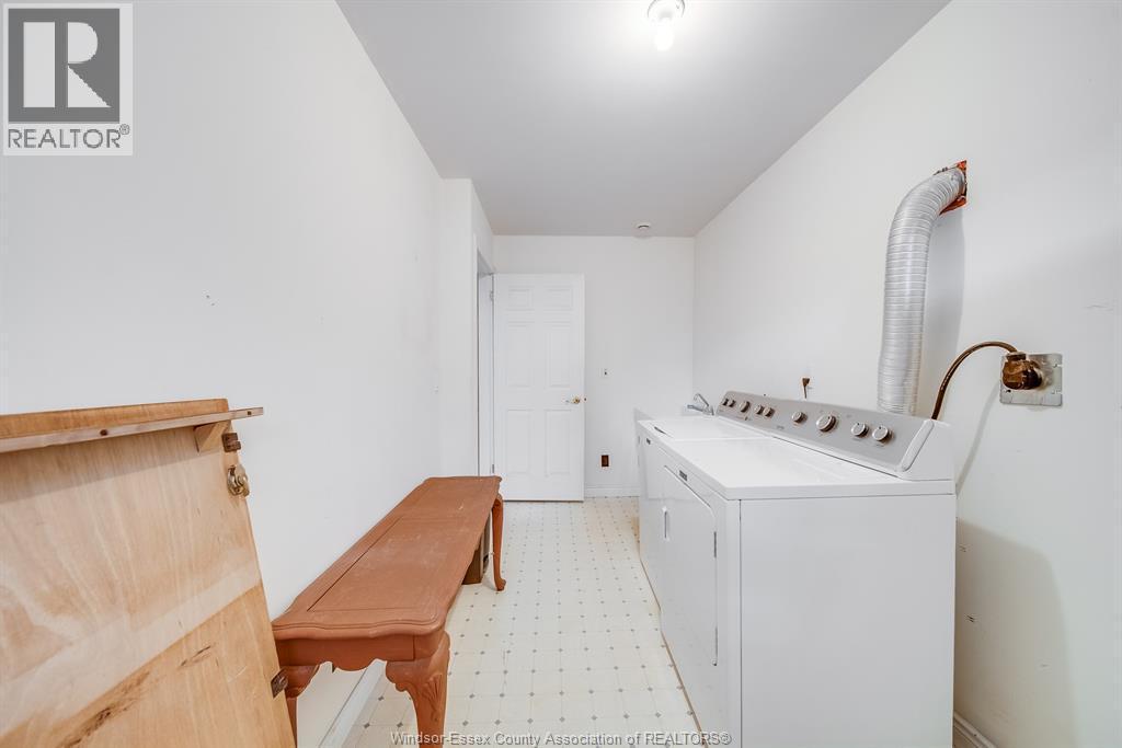 1694 Chornoby, Tecumseh, ON