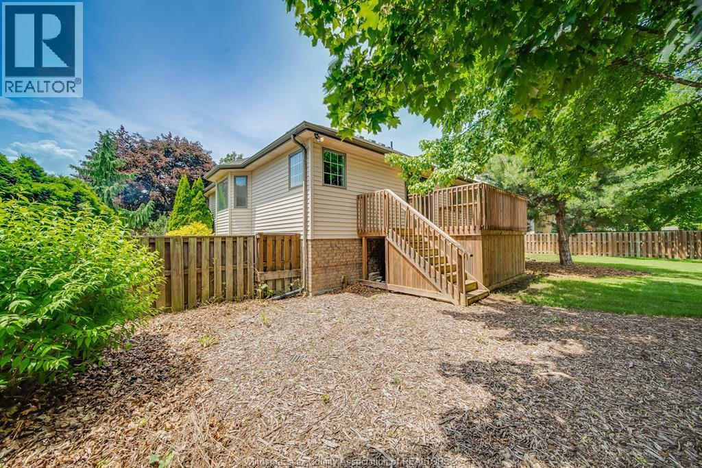 1694 Chornoby, Tecumseh, ON