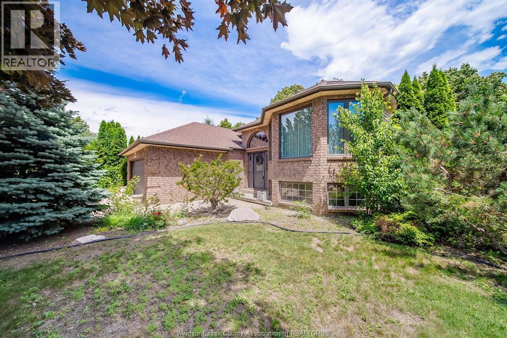 1694 Chornoby, Tecumseh, ON