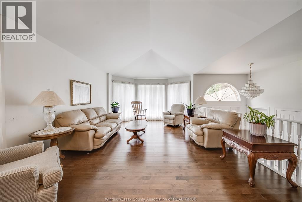 1694 Chornoby, Tecumseh, ON