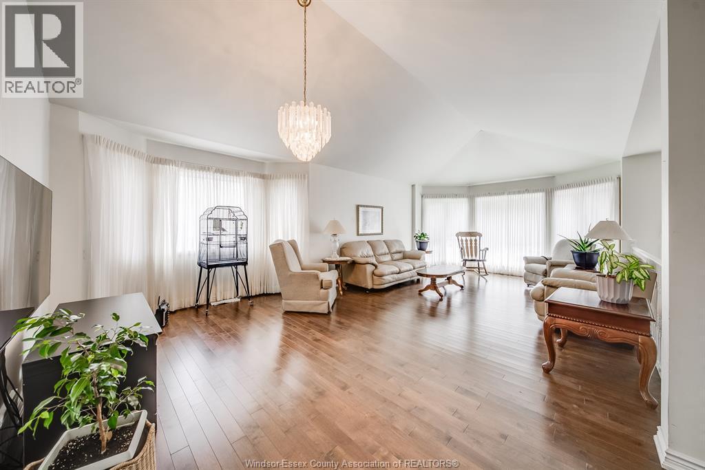 1694 Chornoby, Tecumseh, ON