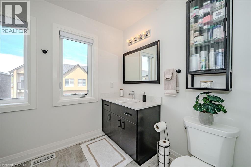 16 Raspberry Lane, Mount Hope, ON