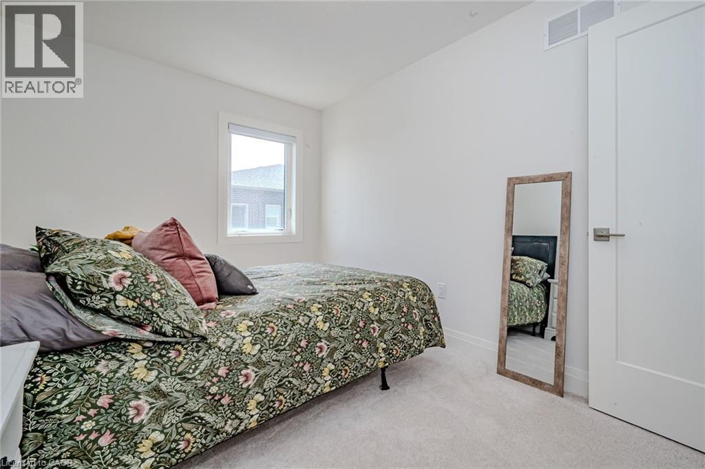 16 Raspberry Lane, Mount Hope, ON