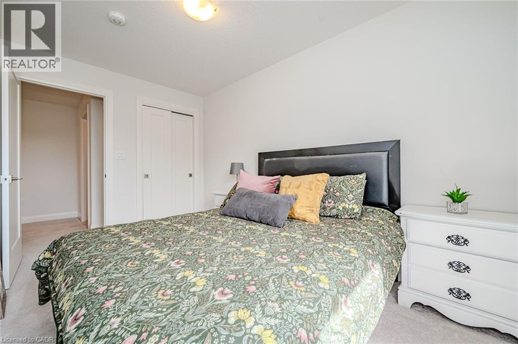 16 Raspberry Lane, Mount Hope, ON