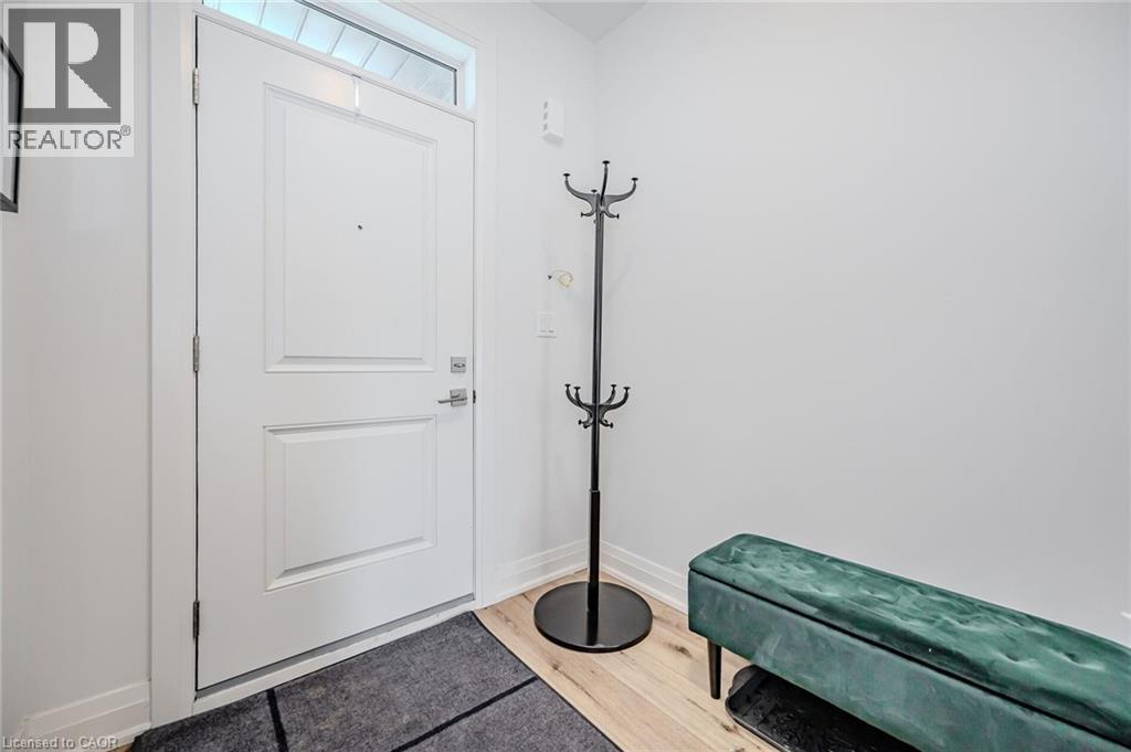 16 Raspberry Lane, Mount Hope, ON