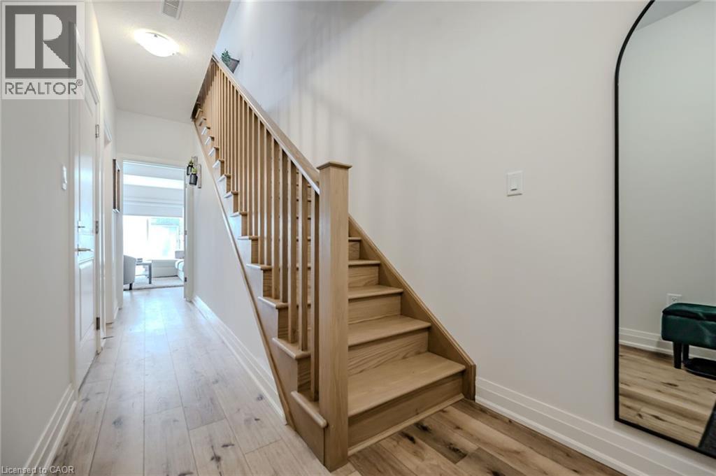 16 Raspberry Lane, Mount Hope, ON