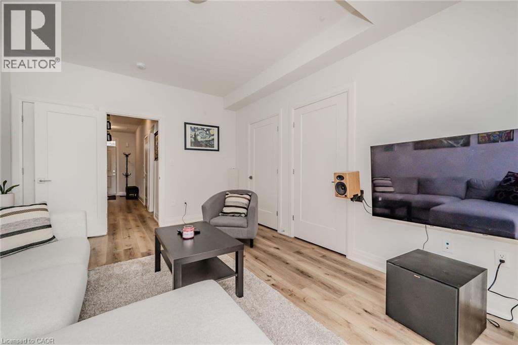 16 Raspberry Lane, Mount Hope, ON