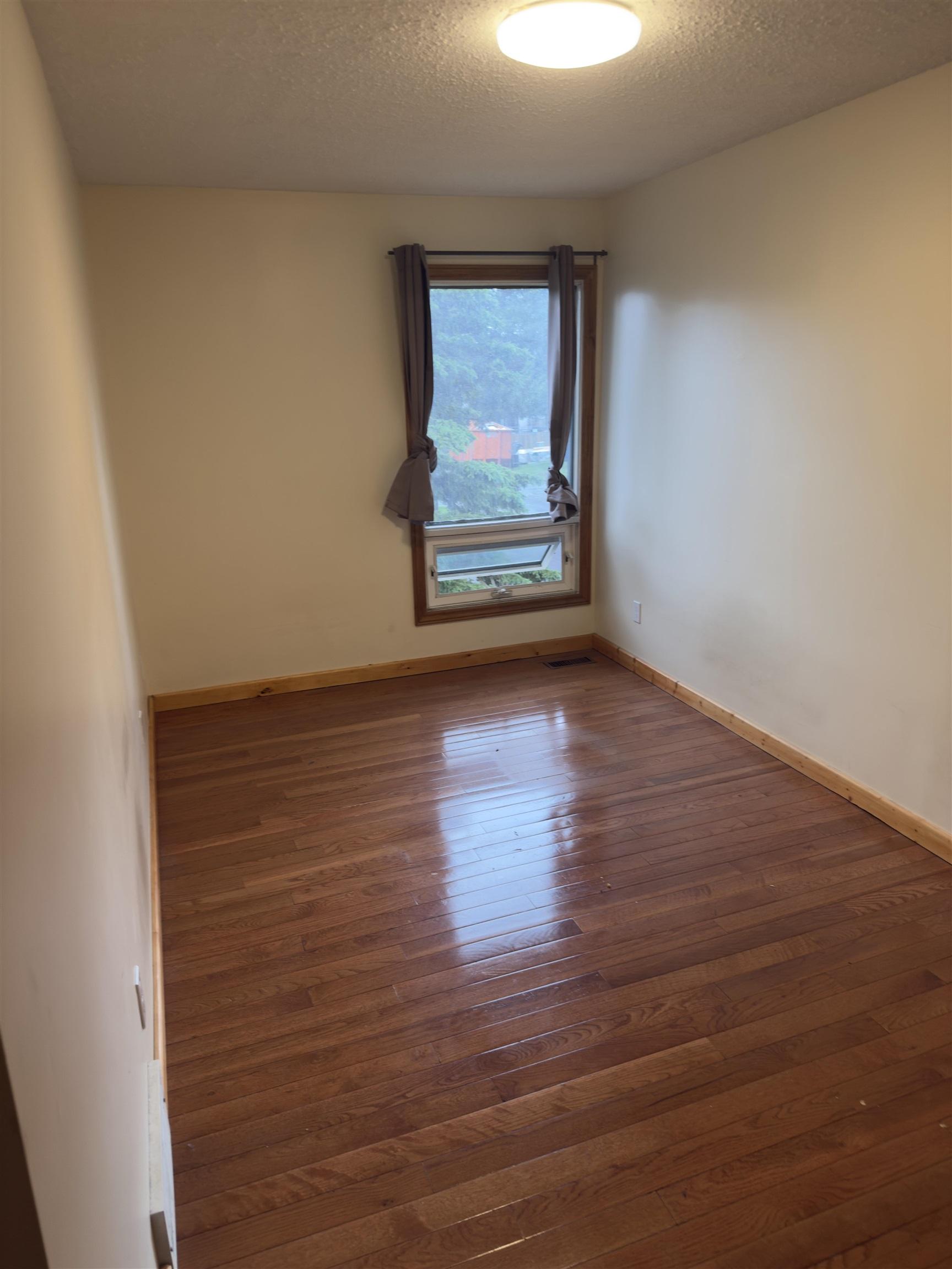 206 Varsity Place, Thunder Bay, ON