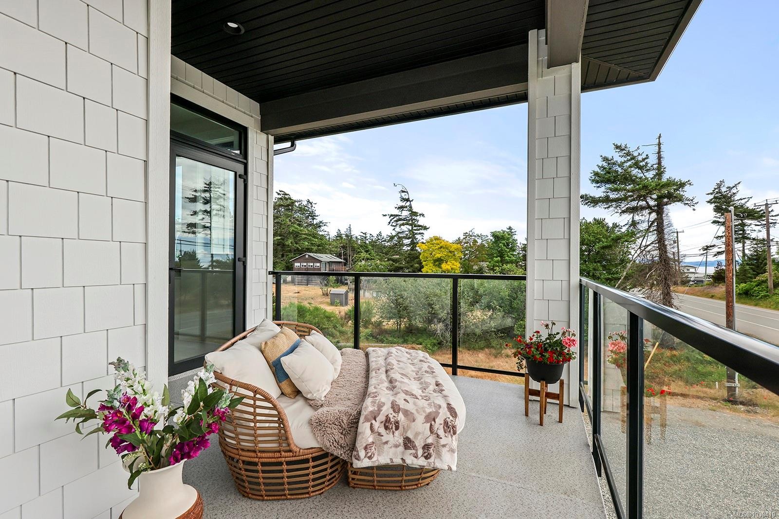 650 Lazo Rd, Comox, BC
