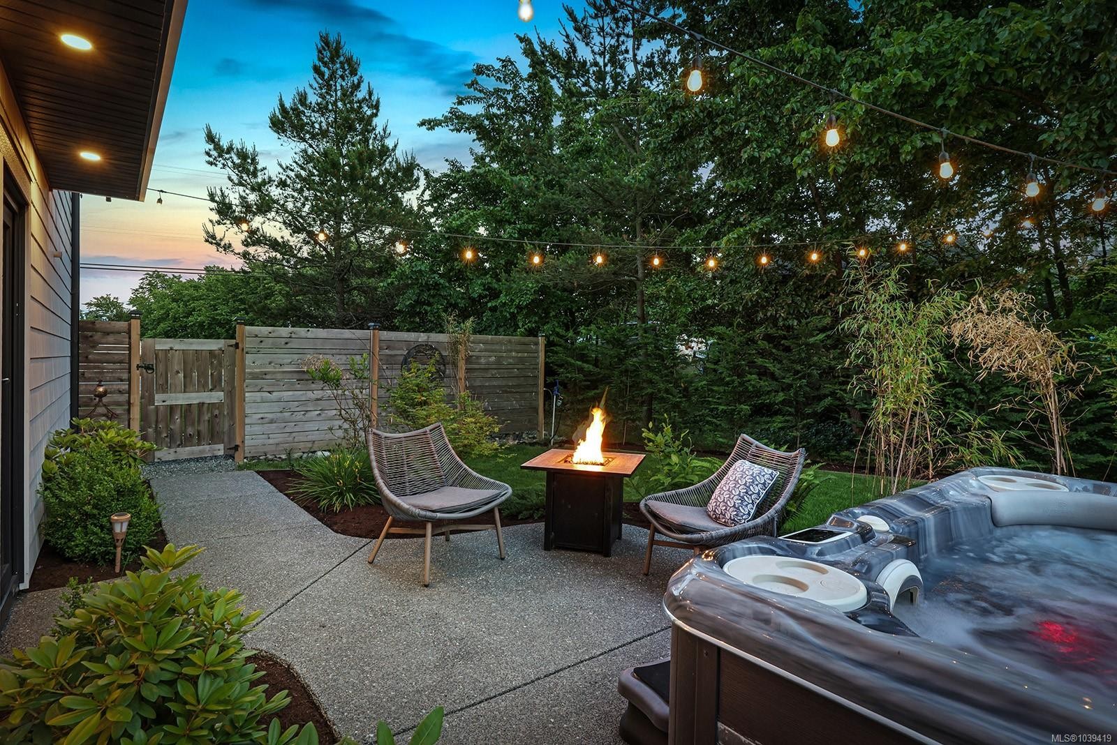 650 Lazo Rd, Comox, BC