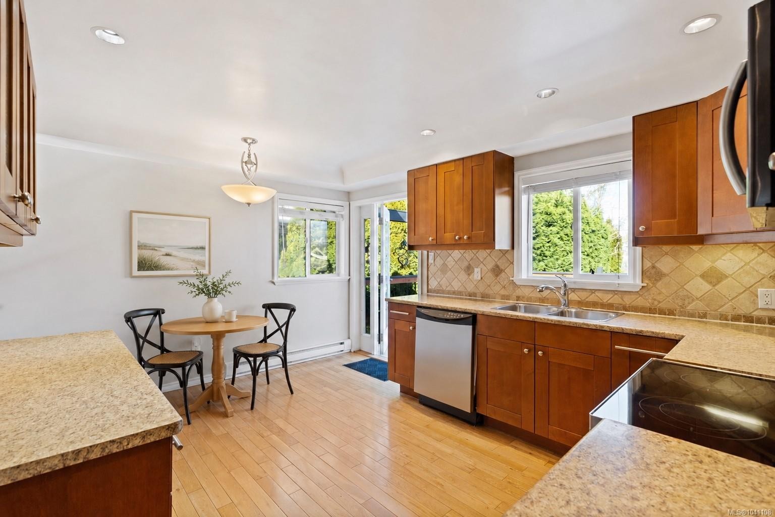 1468 Stroud Rd, Victoria, BC