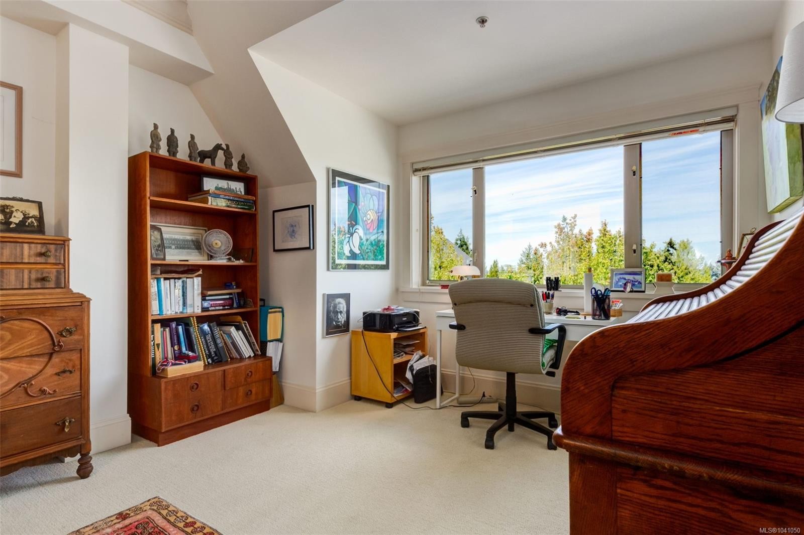 #302-222 Second Ave West, Qualicum Beach, BC