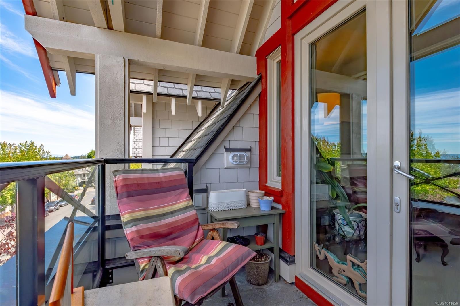 #302-222 Second Ave West, Qualicum Beach, BC