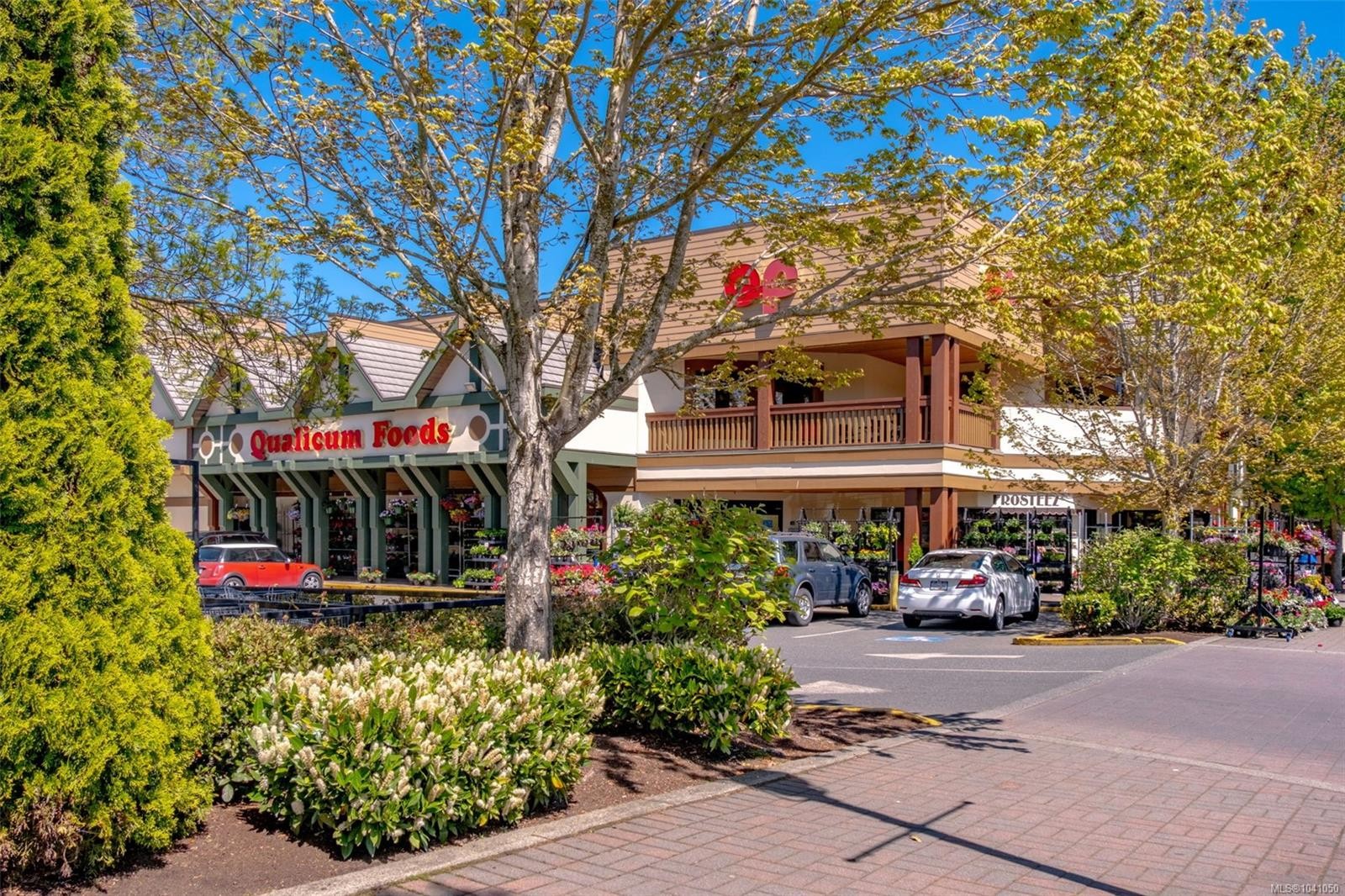 #302-222 Second Ave West, Qualicum Beach, BC