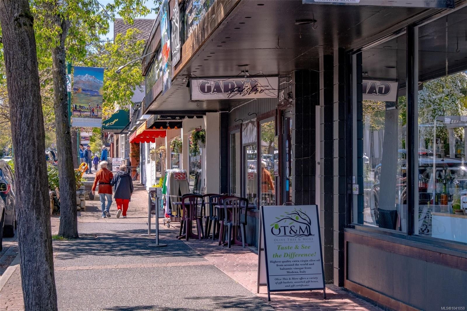 #302-222 Second Ave West, Qualicum Beach, BC