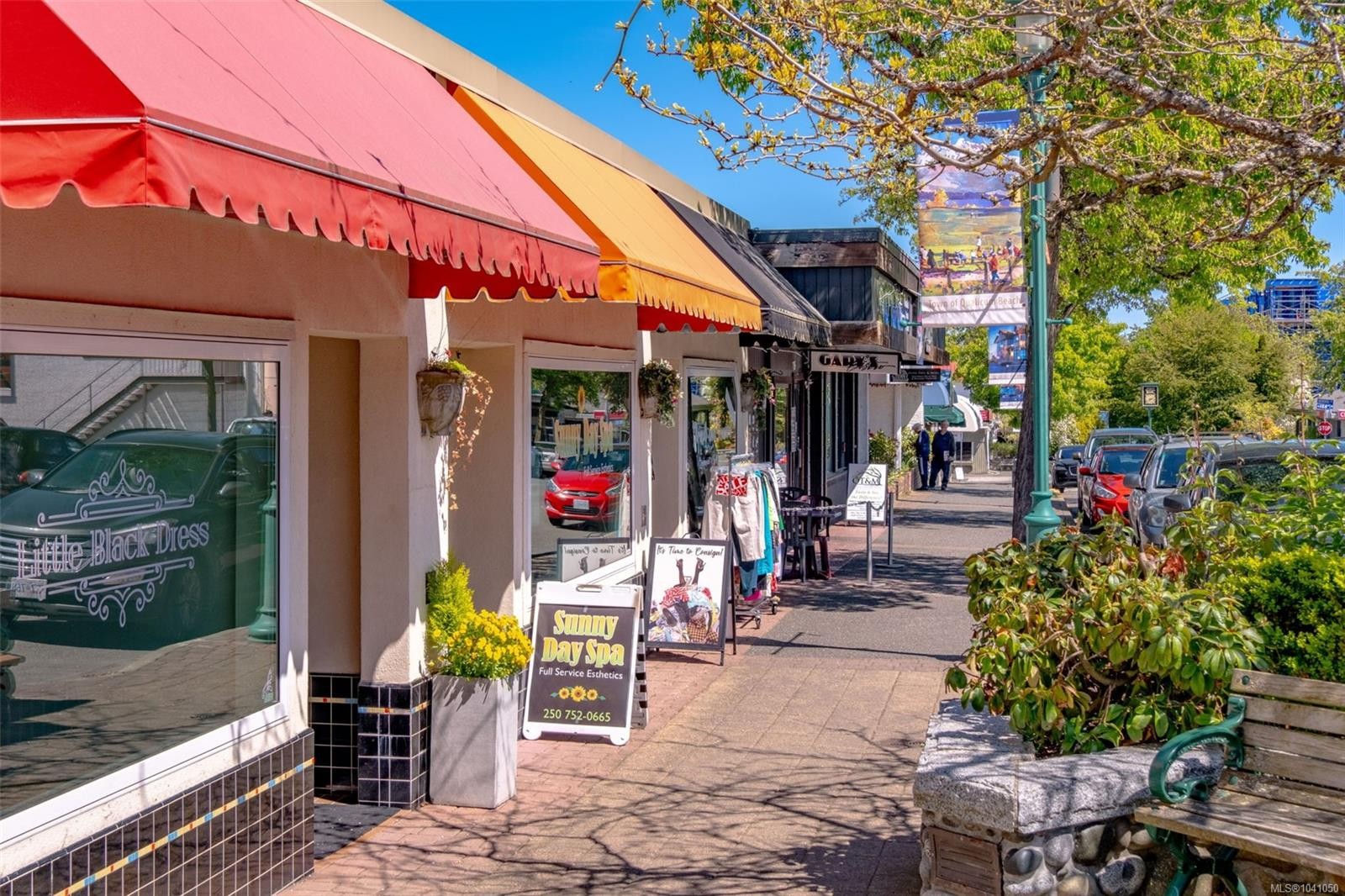 #302-222 Second Ave West, Qualicum Beach, BC
