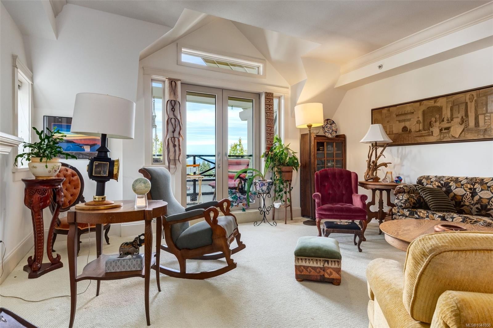 #302-222 Second Ave West, Qualicum Beach, BC