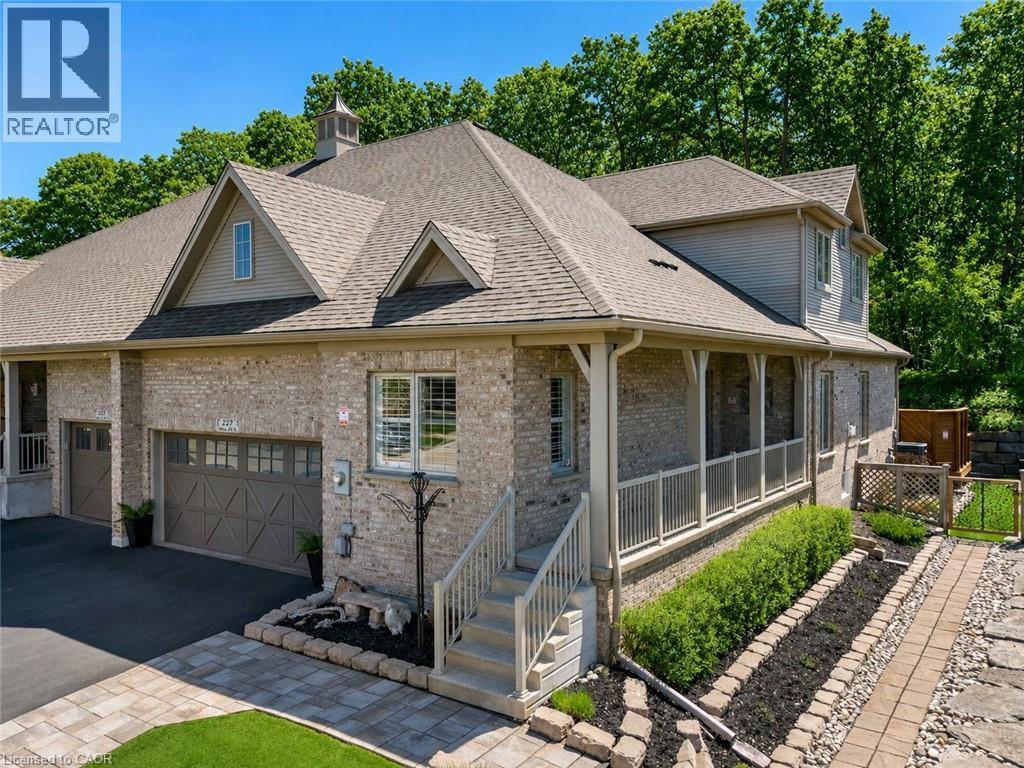 227 Chestnut Hill Crescent, Kitchener, ON - Outdoor