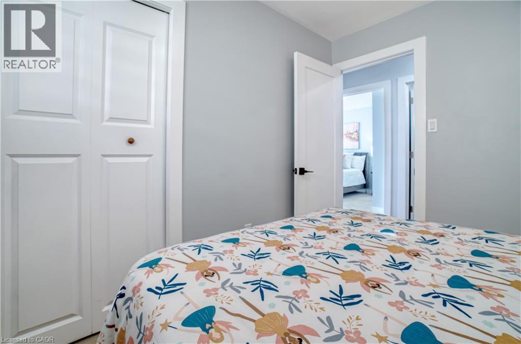 60 Lysanda Avenue, London, ON