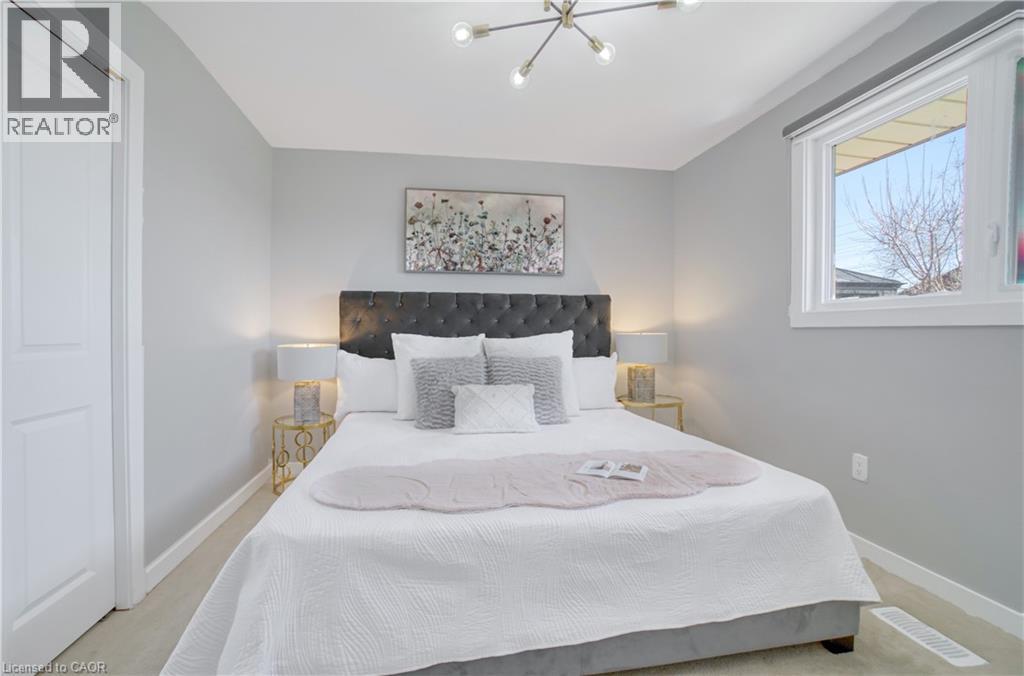 60 Lysanda Avenue, London, ON