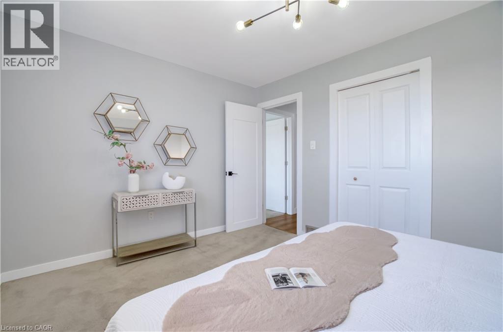 60 Lysanda Avenue, London, ON