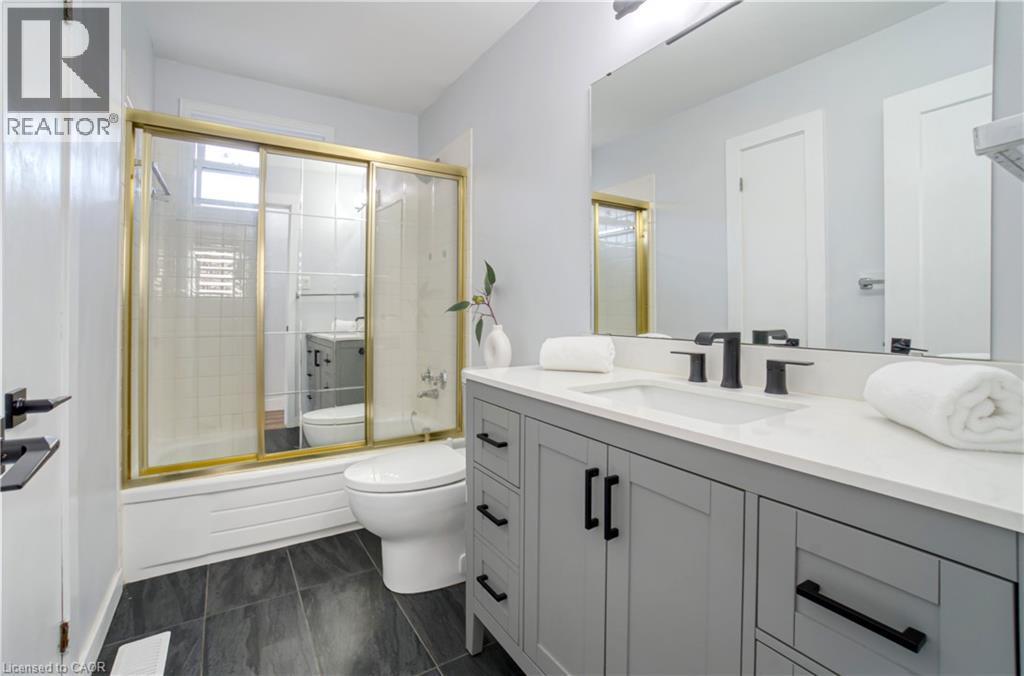 60 Lysanda Avenue, London, ON
