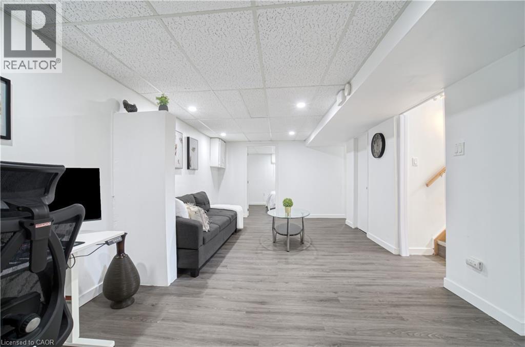 60 Lysanda Avenue, London, ON