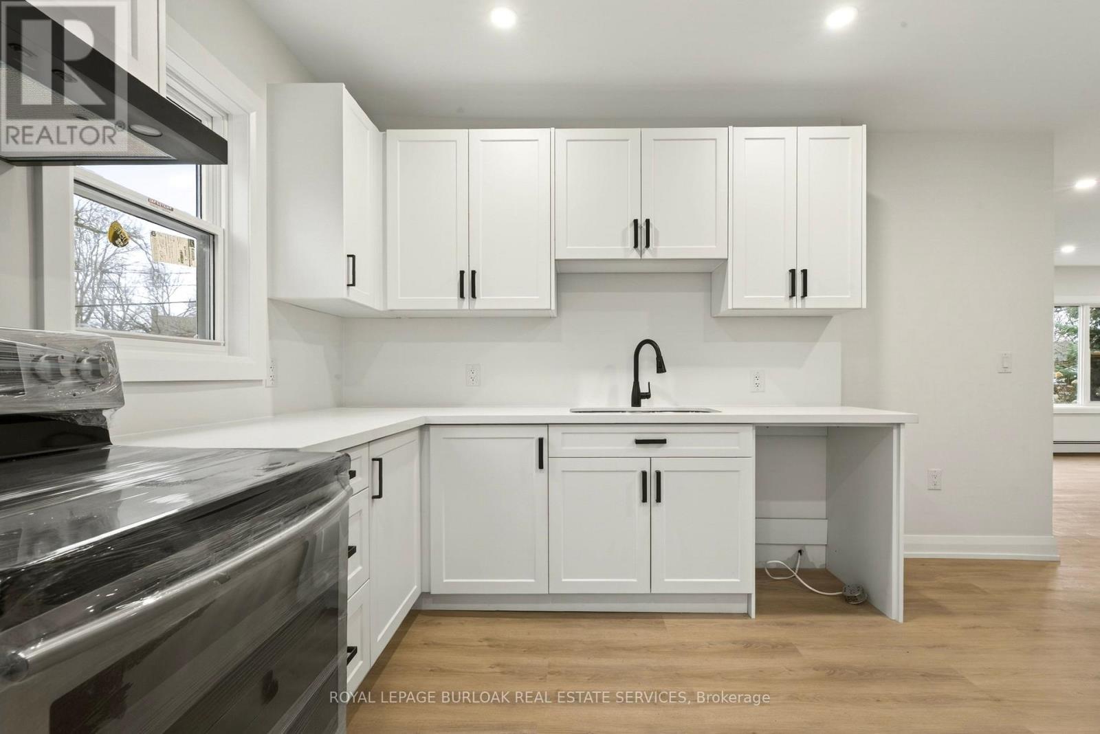 1012 North Shore Boulevard E, Burlington, ON